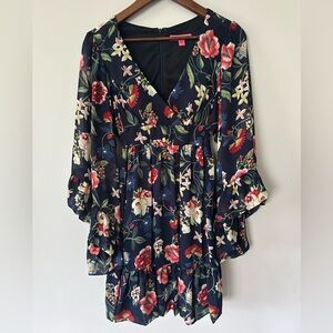 Betsey Johnson, Bell Sleeve Ruffle Babydoll Dress, EUC, Navy Floral, Size 6